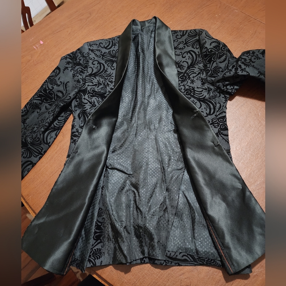 NWOT - Elegant Black and Gray Floral Blazer - Picture 6 of 9